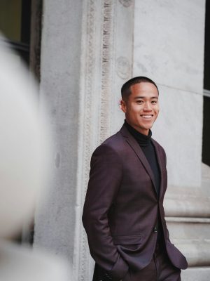 photo-1558222218-b7b54eede3f3