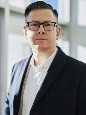 photo-1560250097-0b93528c311a